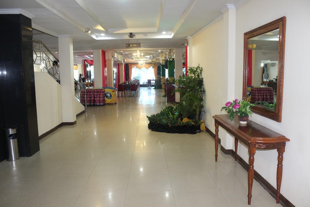 Hotel Duta Palembang Buitenkant foto