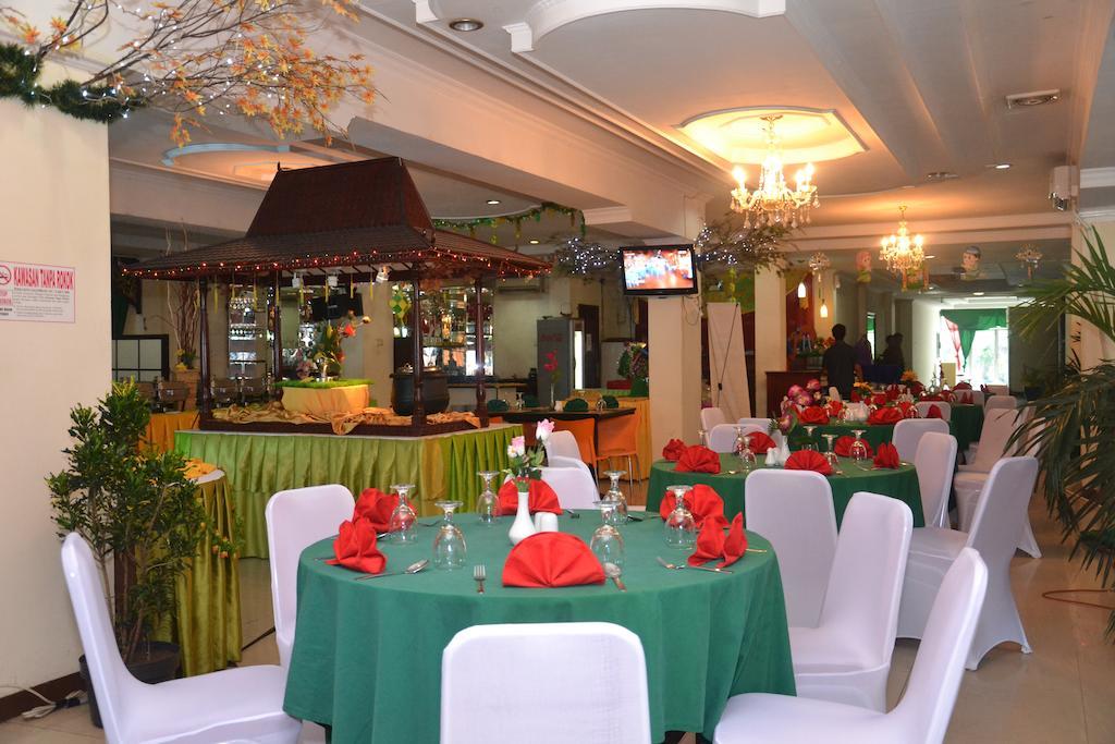 Hotel Duta Palembang Buitenkant foto