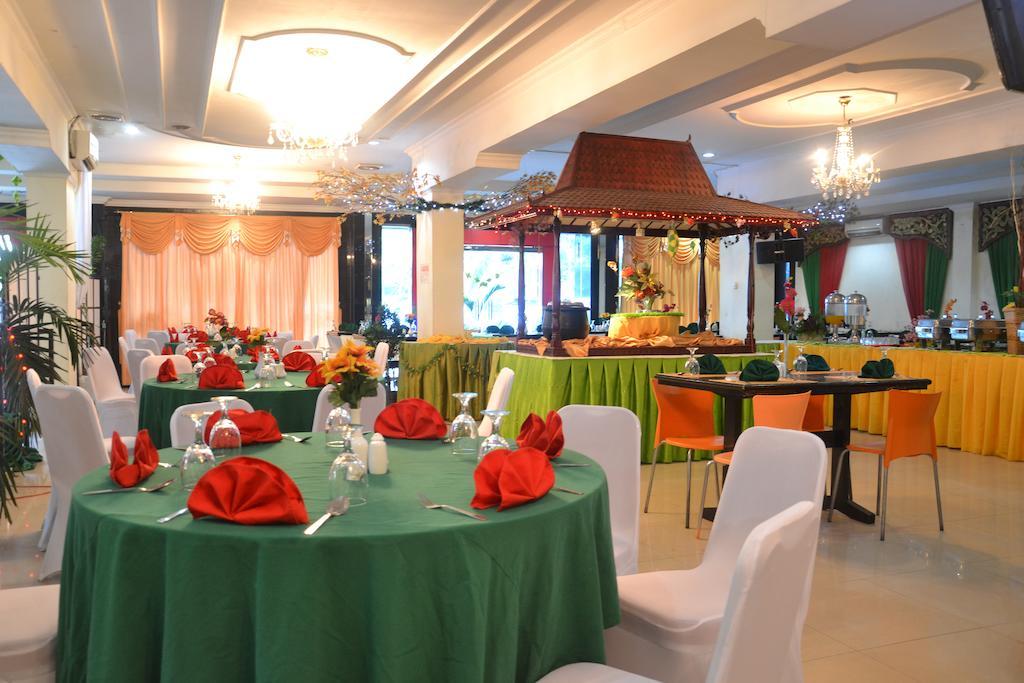 Hotel Duta Palembang Buitenkant foto